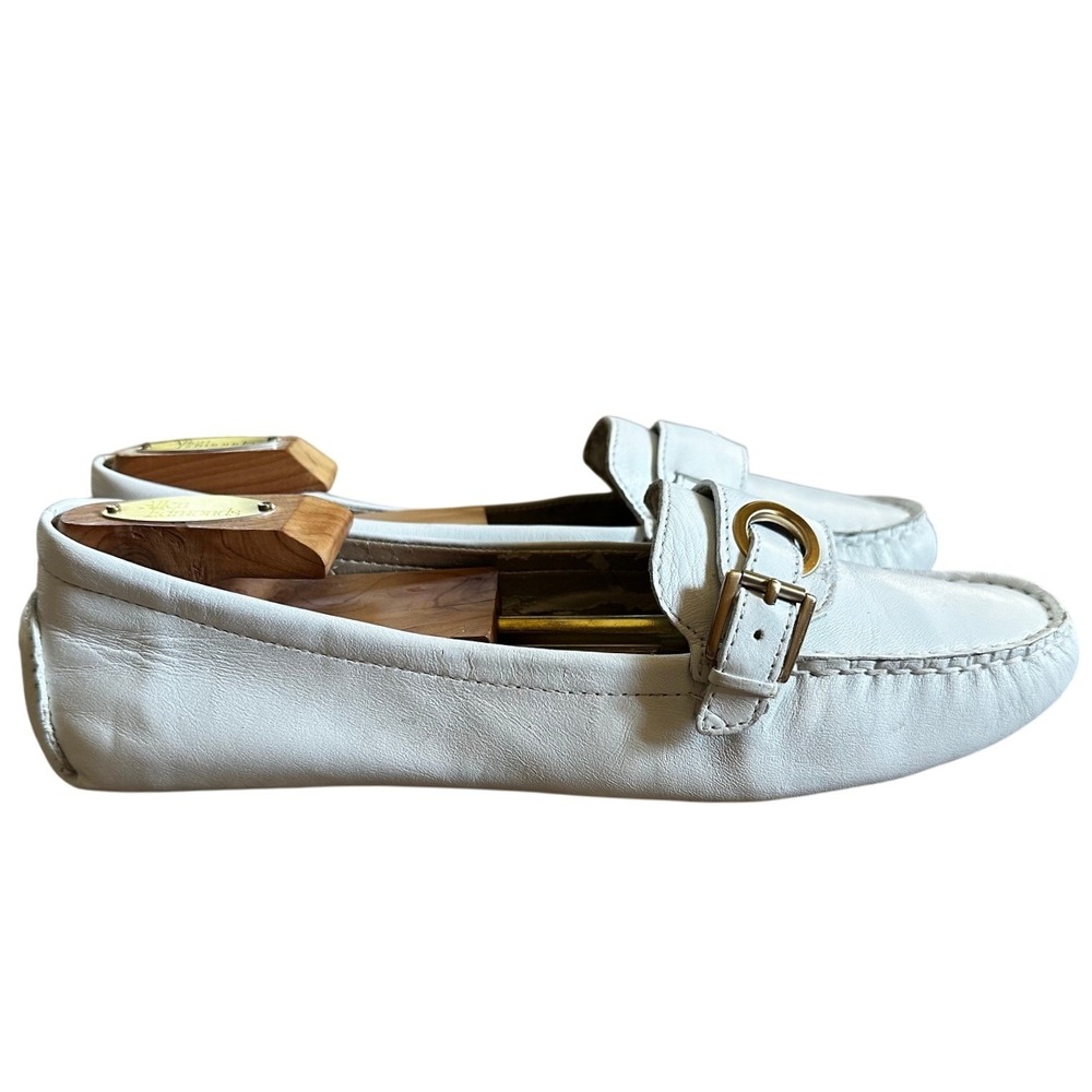 Tahari Barrie White Leather Driving Loafers Gold Buckle Flats Womens 8.5M